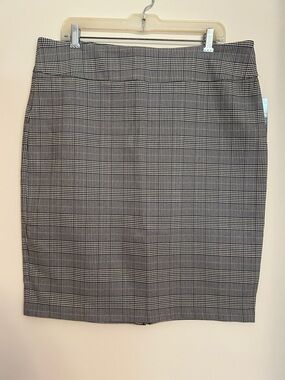 SOHO Apparel Ltd New York polyester/rayon plaid black/brown skirt size XL  NWT